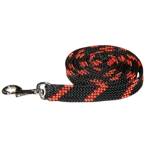 Поводок нейлоновый из плоской цветной ленты с кожаной ручкой.